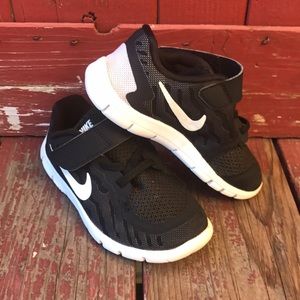 Unisex toddler kids Nike free run sneakers